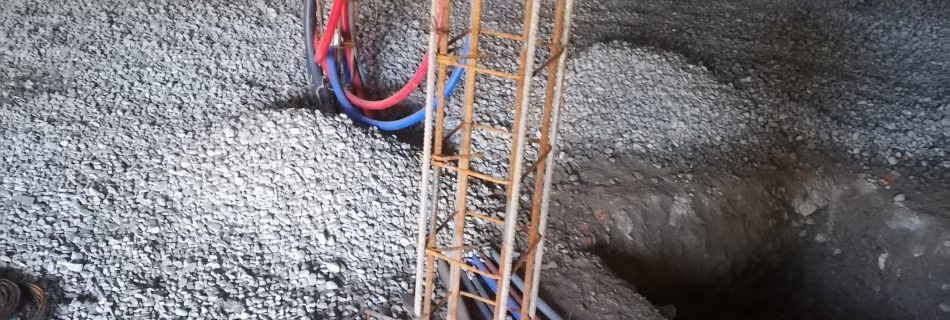 ferraillage pour des semelles de béton destinées au soubassement des poteaux porteurs